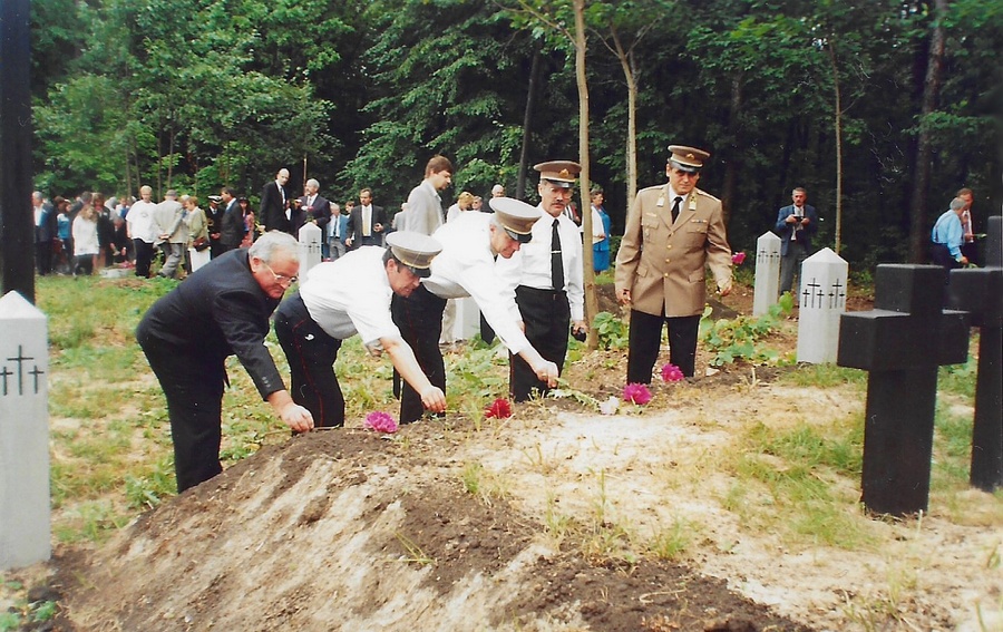 Megemlékezés a Tambovi hadifogoly-temetőben, 1998-ban